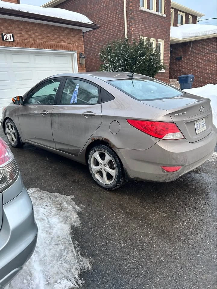 2012 Hyundai Accent - photo 4