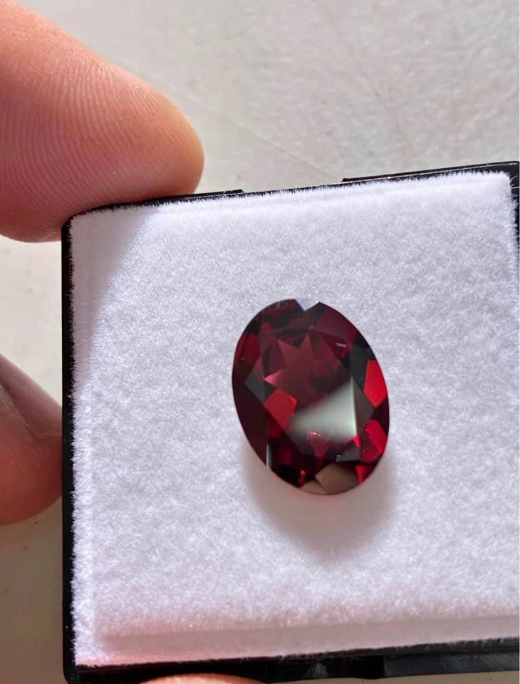 Natural earth mined red garnet 8ct
