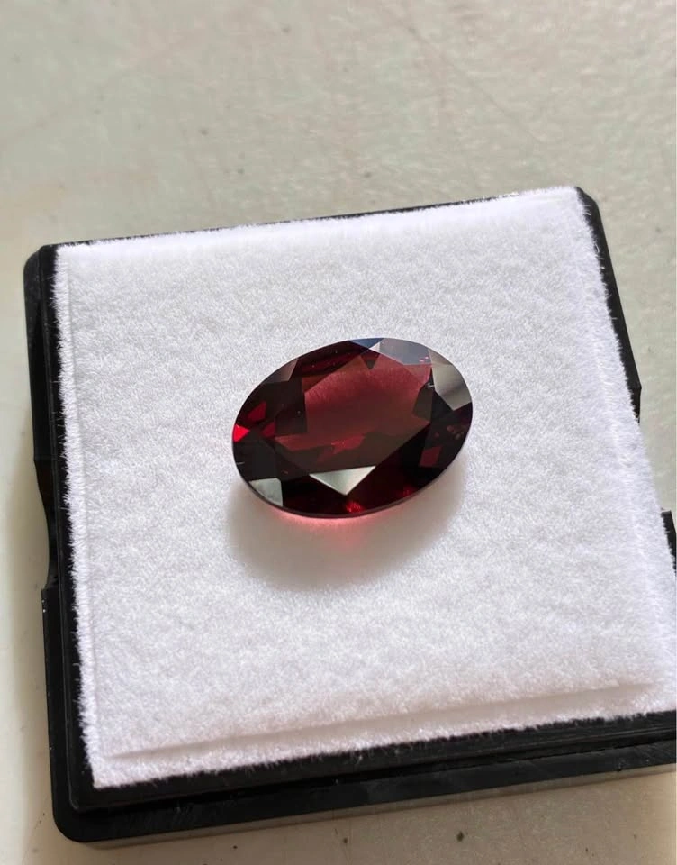 Natural earth mined red garnet 8ct - photo 3