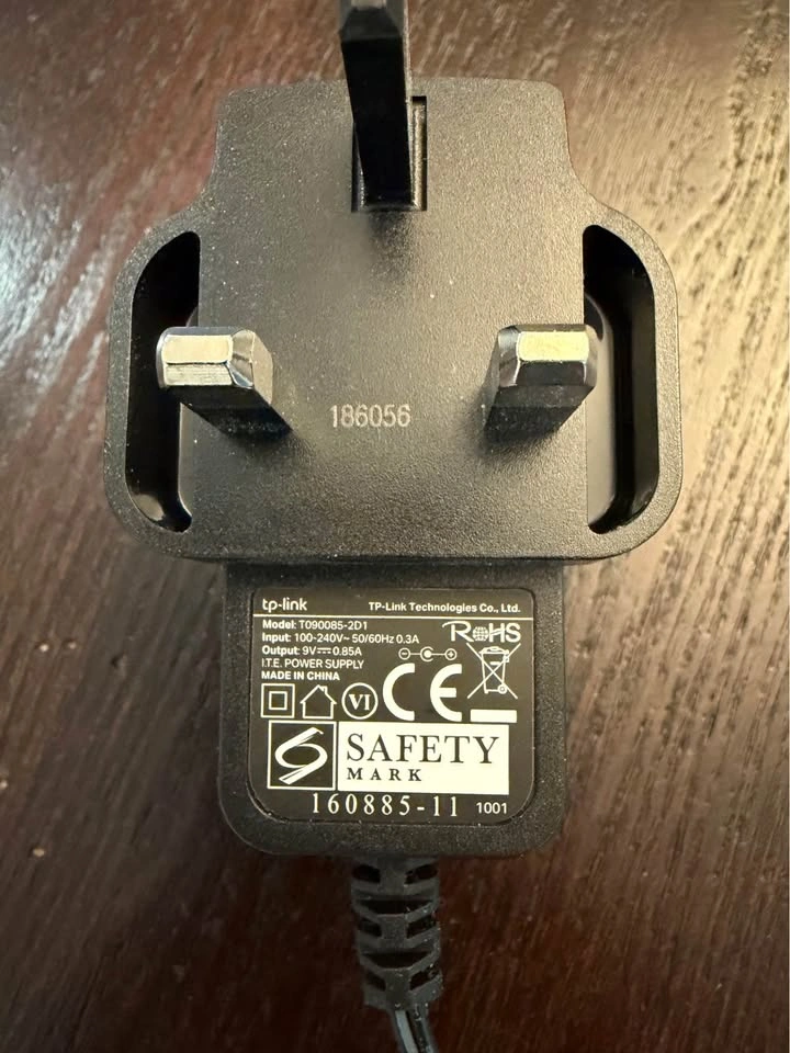 9V 0.85A power adapter for UK - photo 2