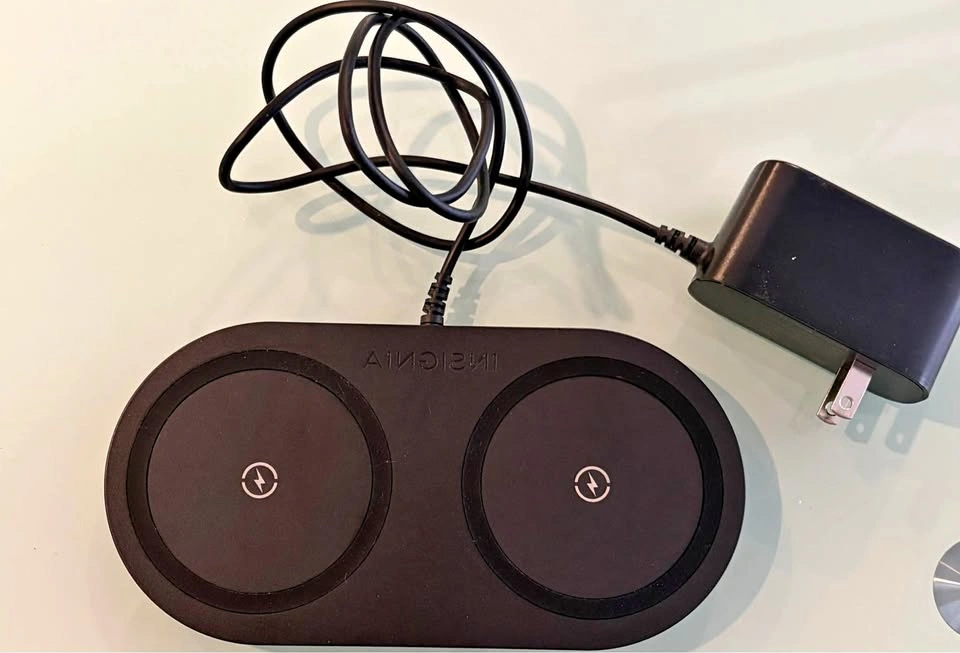 Like New Dual Wireless Charger Qi 20W