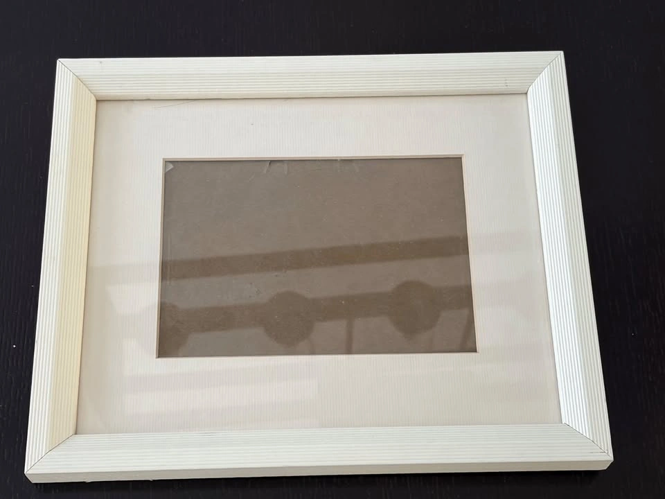 White Picture Frames 5"x7" Mat - photo 2