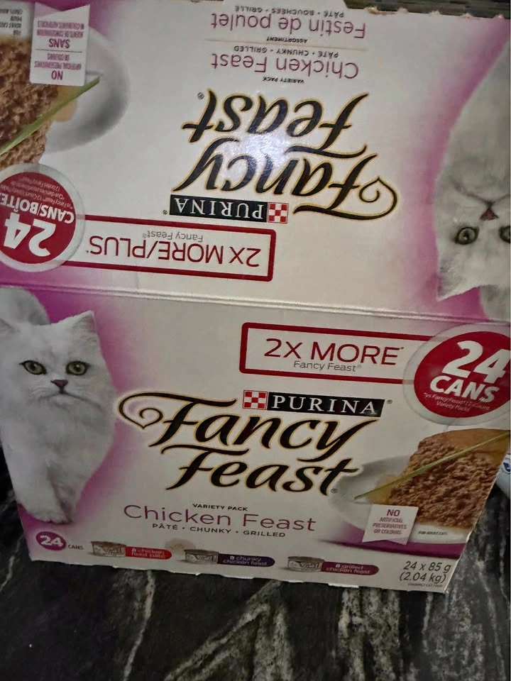 Purina Fancy Feast Cat Food and Omega-3 Supplement