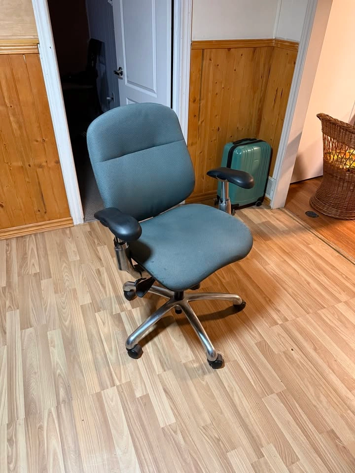 Office Chair - photo 2