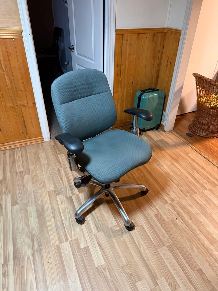 Office Chair - photo 3