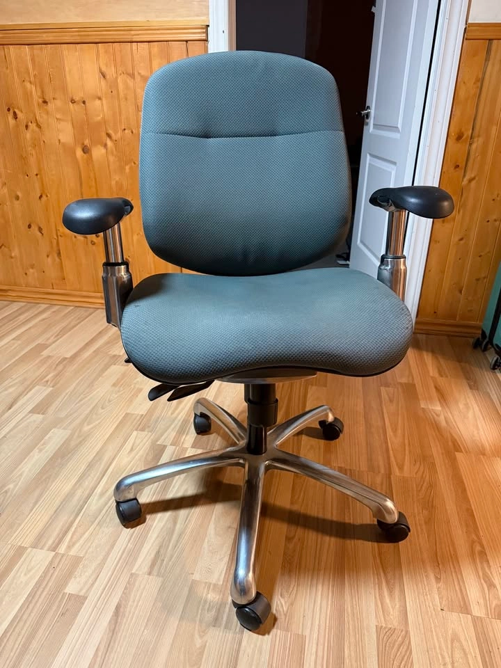 Office Chair - photo 4