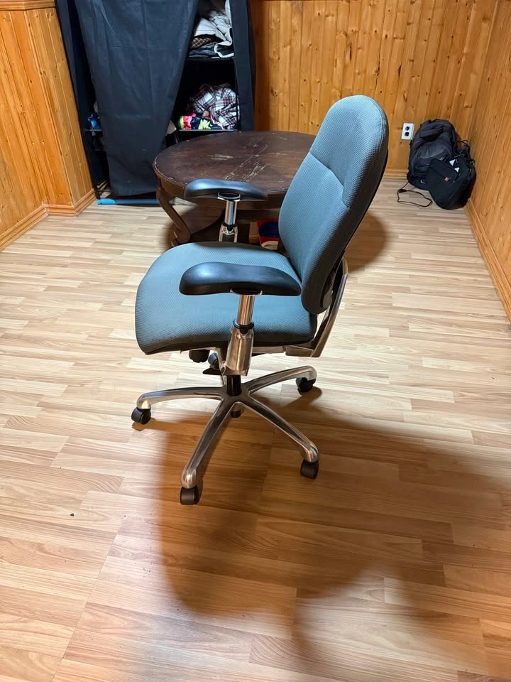 Office Chair - photo 5