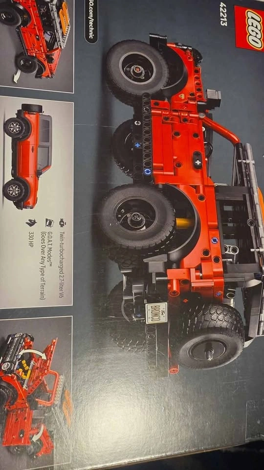 Lego Technic Ford Bronco SUV model #42213 - photo 2