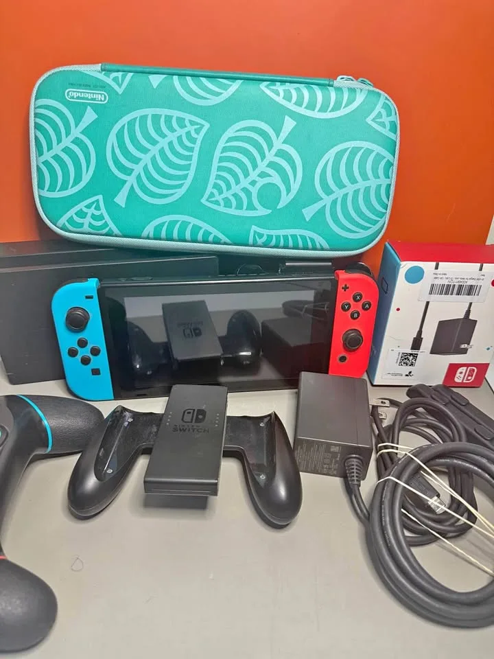 Excellent Condition Nintendo Switch Bundle For Sale
