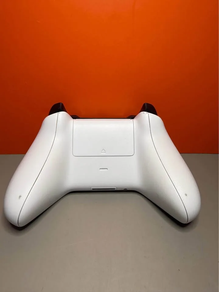 Xbox One Wireless Official Controller For Sale! image indicator(2)