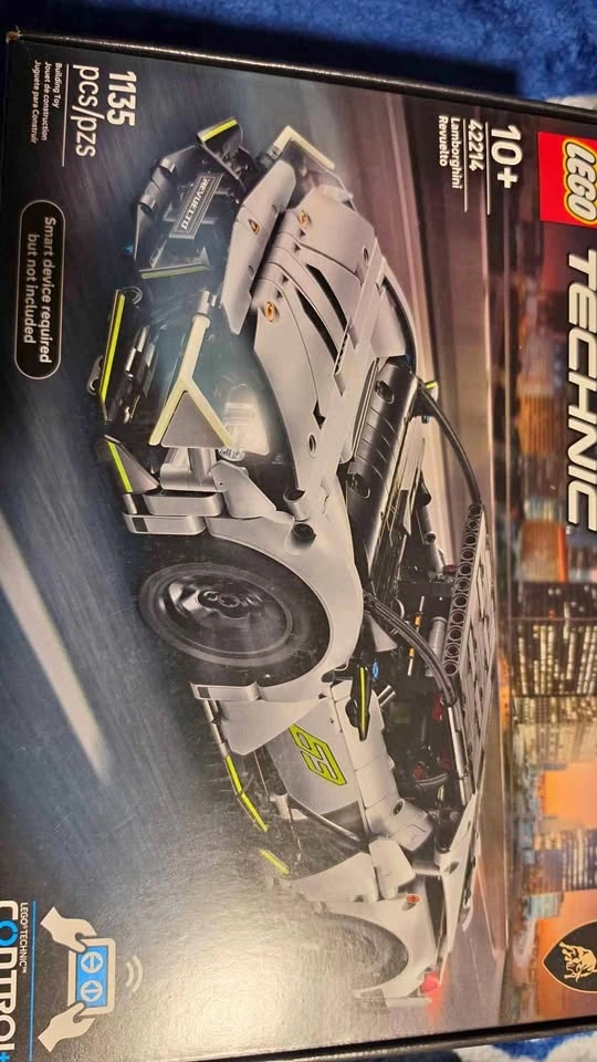 New Lego Technic Lamborghini Revuelto remote control car #42214