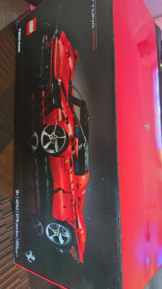 New Lego Technic Ferrari Daytona model #42143 - photo 2