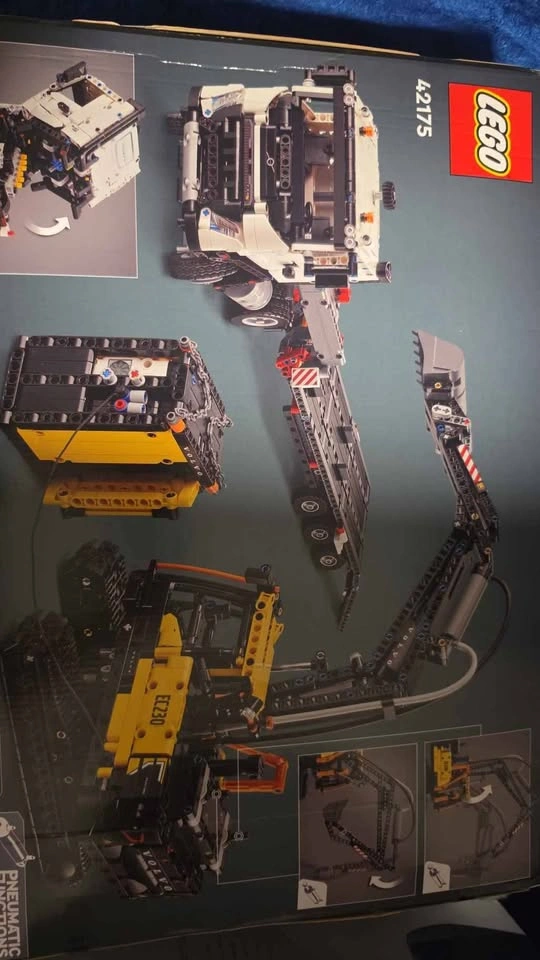 New Lego Technic Volvo FMX & EC230 Electric Excavator - photo 2