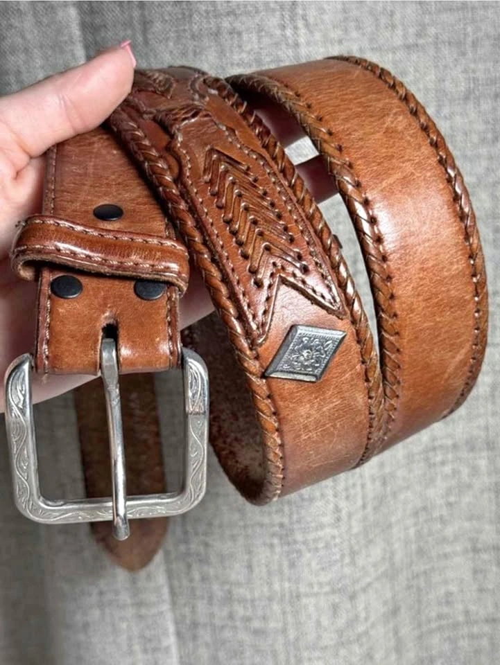 Vintage Wrangler Tooled Western Leather Belt (Unisex)