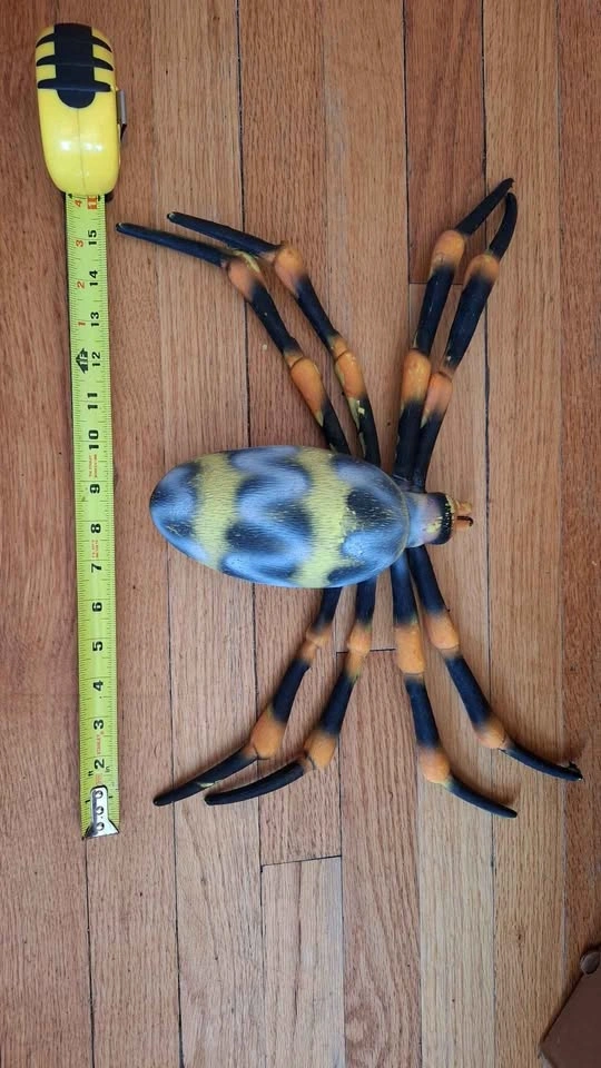Rubber Halloween Spider - photo 5