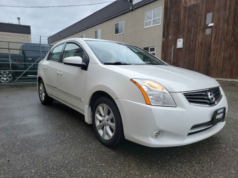 2010 Nissan Sentra - photo 2