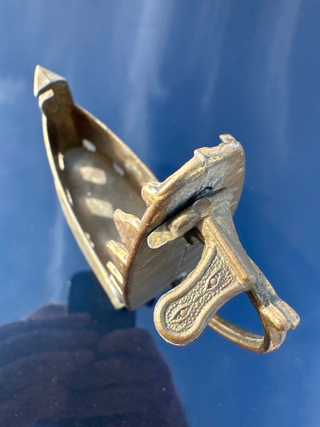 Vintage decorative miniature brass toned pewter coal iron - photo 3