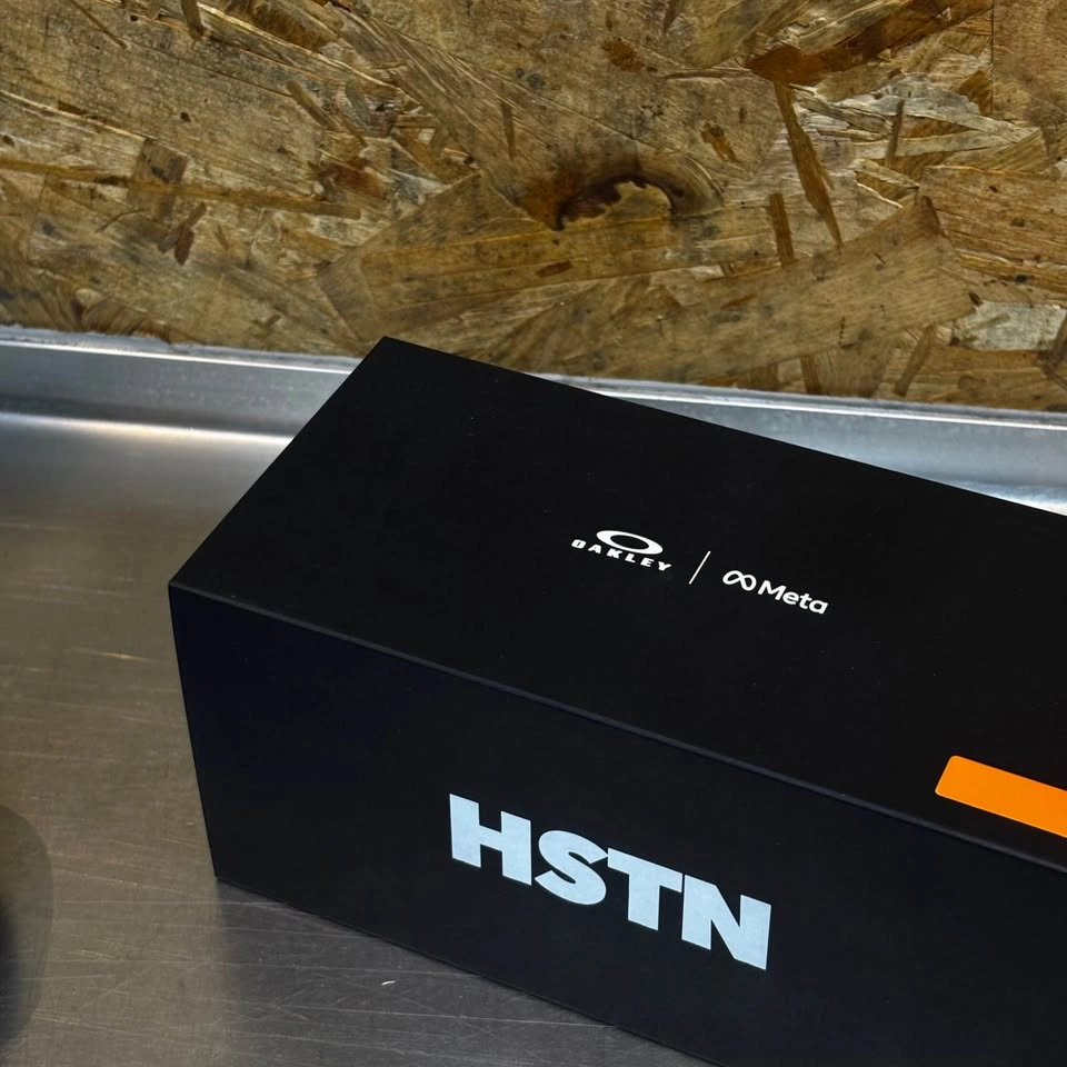 Oakley Meta HSTN Transition AI Glasses - photo 3
