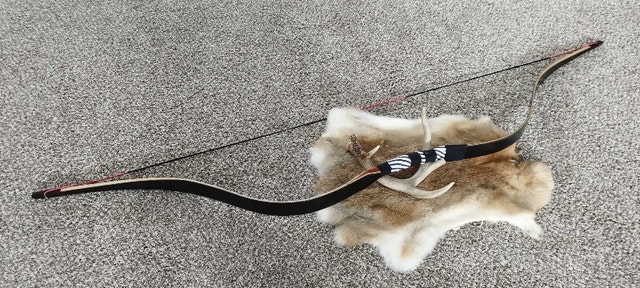 25lbs laminated traditional bow