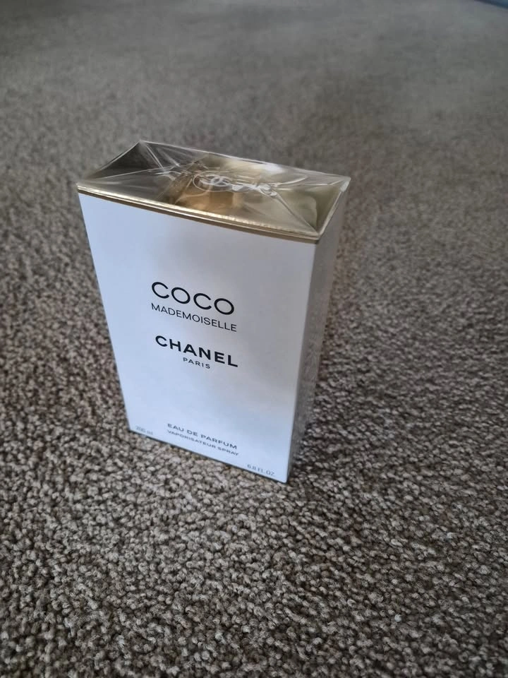 Chanel Paris Coco Mademoiselle Eau de Parfum 200ml - New Sealed