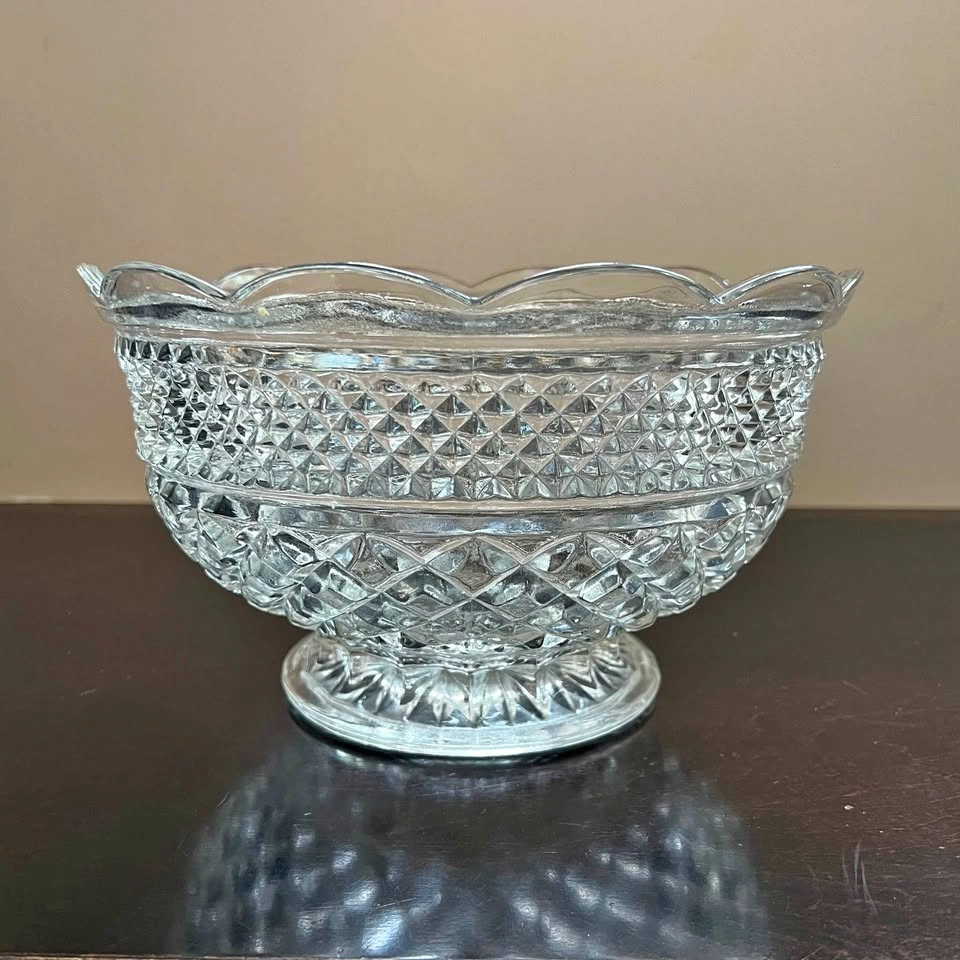 Anchor Hocking Wexford 10” Glass Fruit/Serving Bowl Footed Scall