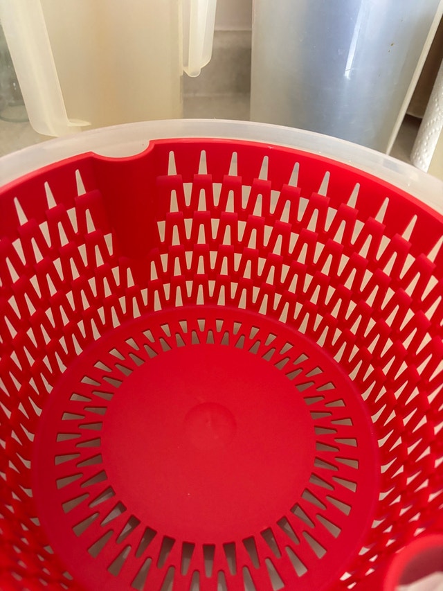 Tupperware Salad Spinner - photo 3