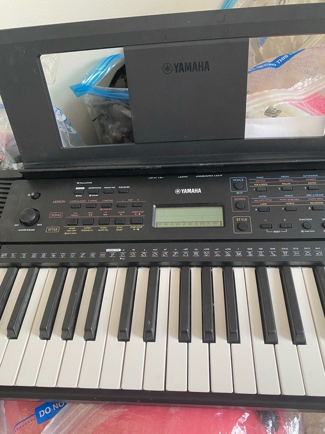 Yamaha Keyboard PSR-E273