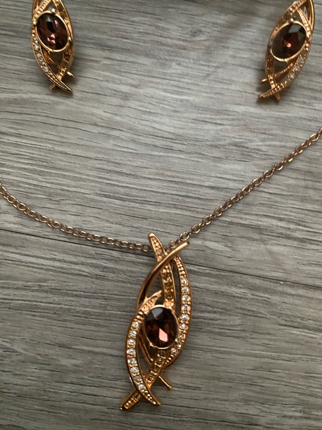 Chocolate Shimmer Necklace and Earrings Set. New - photo 2