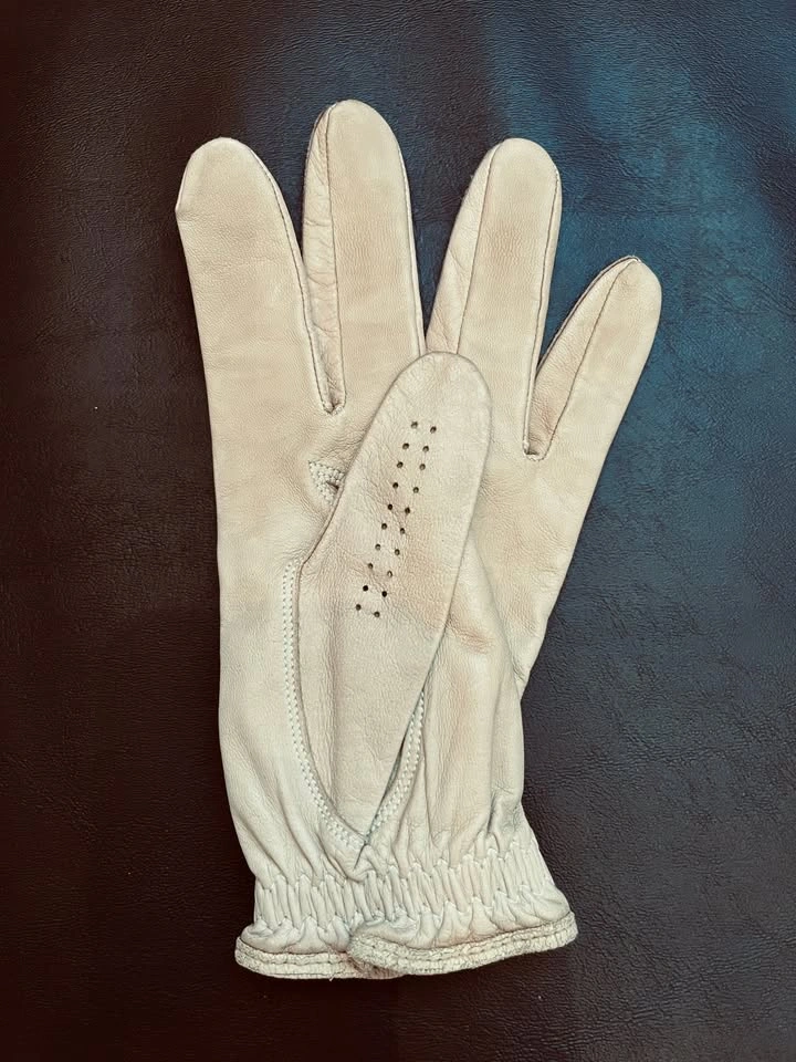 Burberry Leather Golf Glove (Left) - Ladies Size M - photo 5