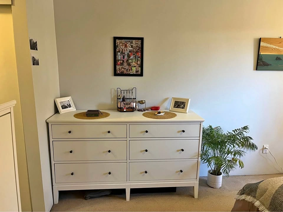 Chest of drawers