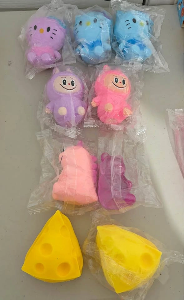 SMALL SQUISHYS HELLO KITTY/ LABUBU