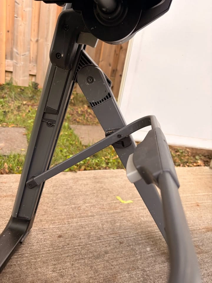 Baby Jogger City Bistro High Chair — Very Good Condition - photo 5