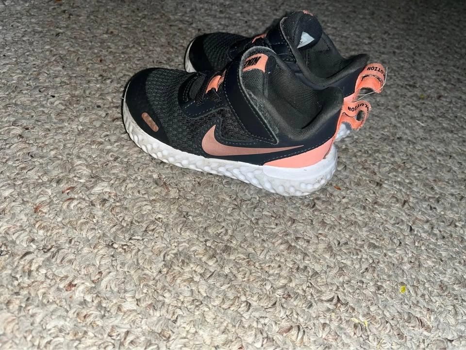 Nike Runners Size 6C-Toddler - photo 2