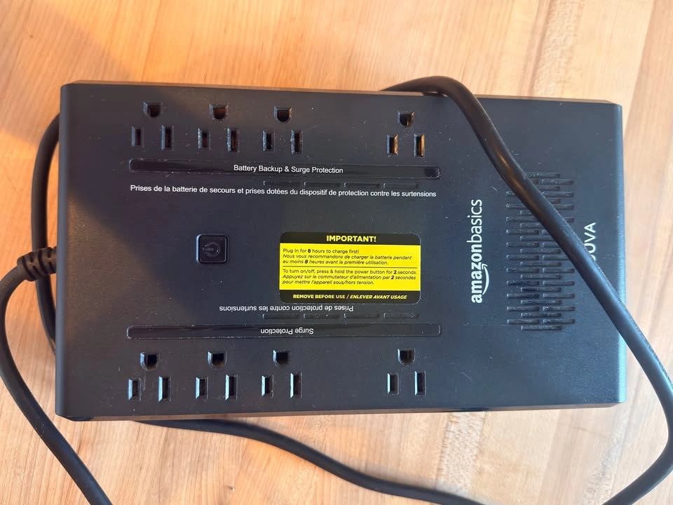 Amazon Basics UPS Battery Backup & Surge Protector, 600VA - photo 2