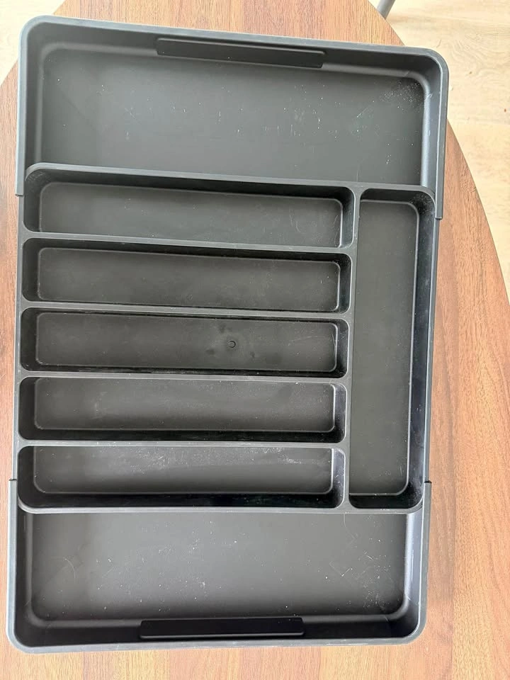 Adjustable drawer organizer