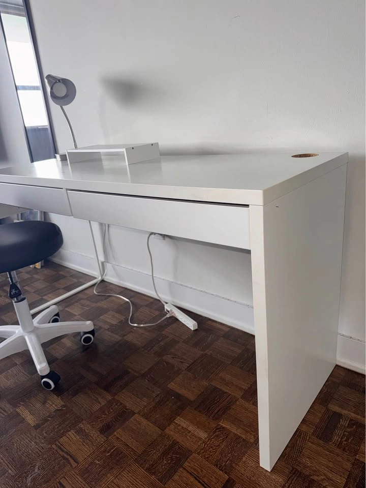 White Desk + Office Chair + Lamp + Laptop Stand - photo 4