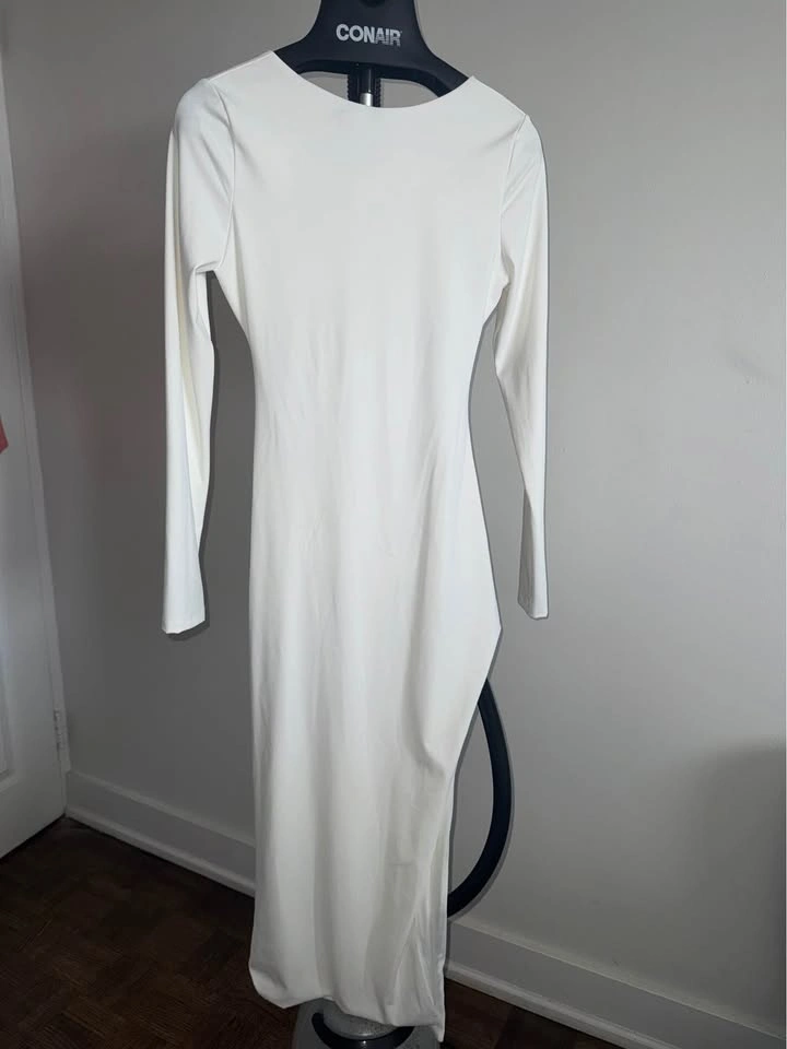 White Long Sleeve Backless Dress - photo 2
