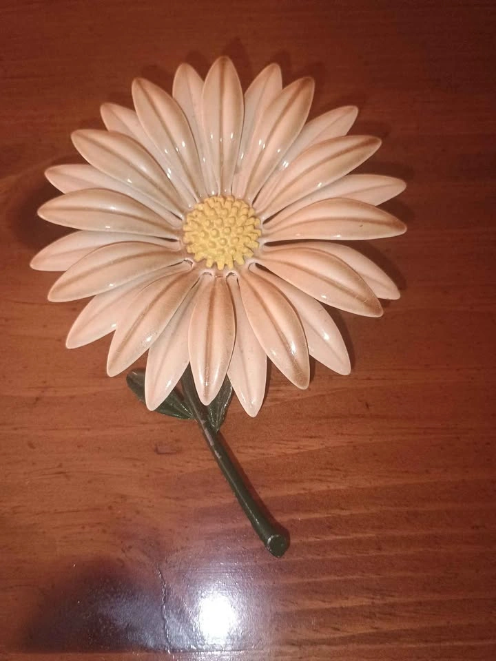 Vintage Daisy Pin Enamel on Metal 1960s/1970s NOS - photo 2