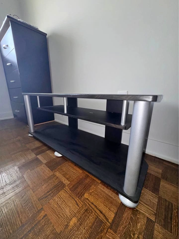 Tv Stand 110cm wide for 40’ to 50’ tv