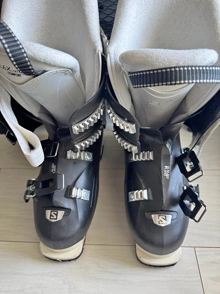Women’s Solomon Ski Boots, VB Helmet w/goggles