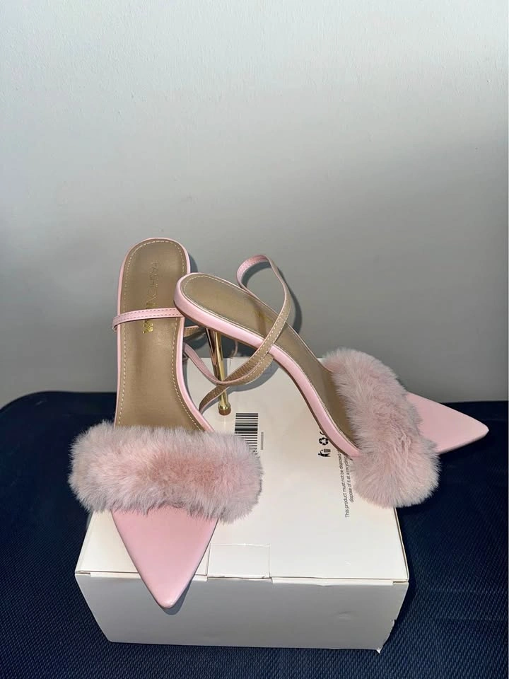 Fashion Nova Faux Fur Pink Pointed Toe Heels US 10