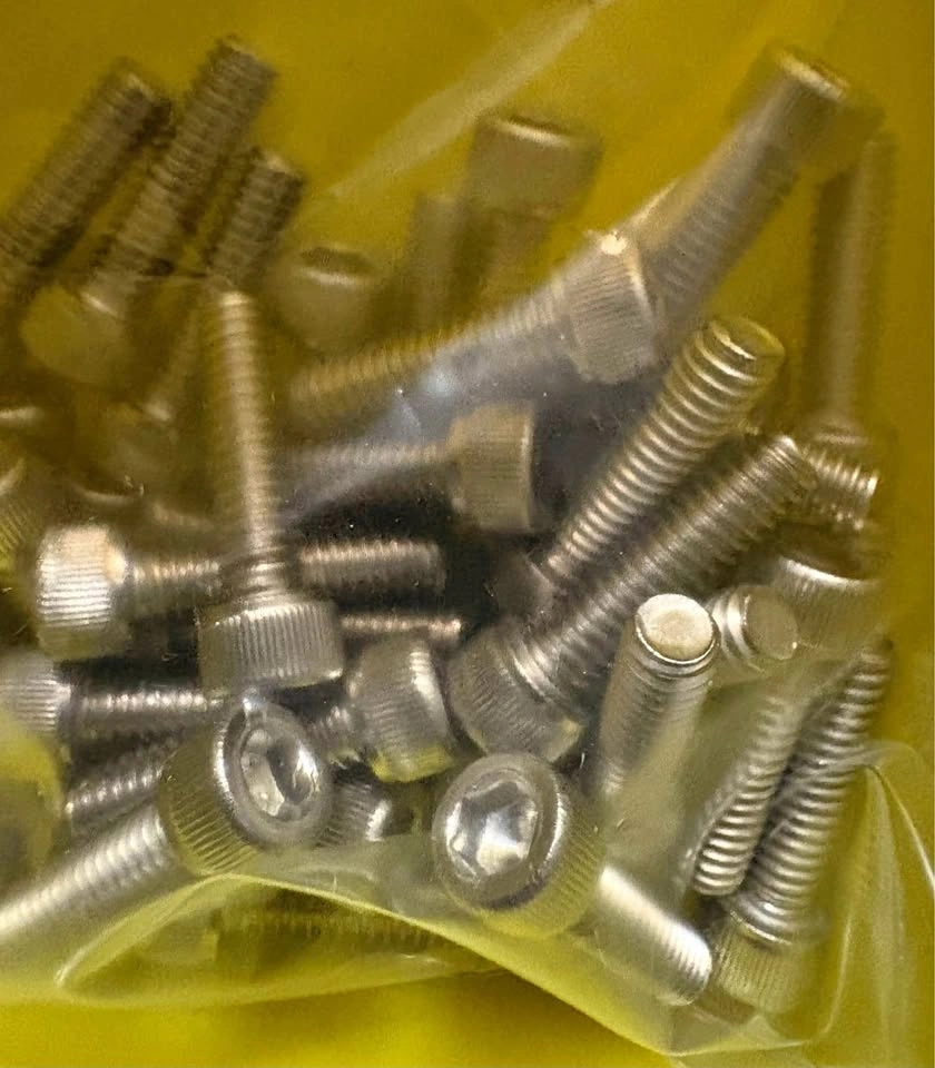 8/32 x 5/8 Stainless Steel Socket Head Cap Screws Lot of 45
