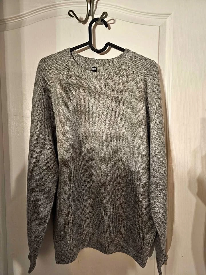 Uniqlo 3D Knit Crew Neck Sweater