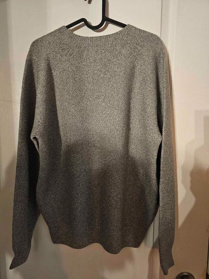 Uniqlo 3D Knit Crew Neck Sweater - photo 2