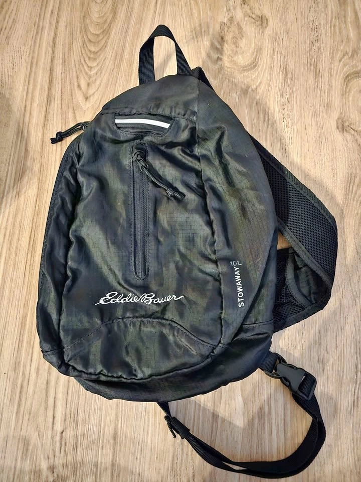 Eddie Bauer stowaway 10L sling