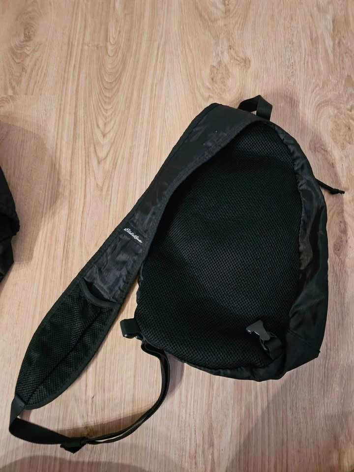 Eddie Bauer stowaway 10L sling - photo 2