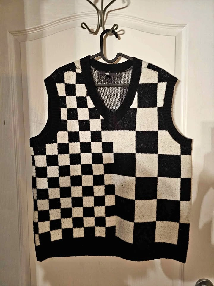 Vans sweater vest