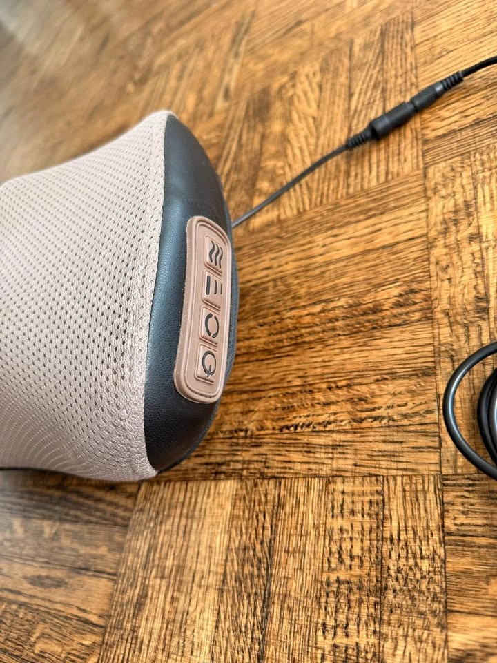 Tawak Shiatsu Neck and Back Massager with Heat - photo 2