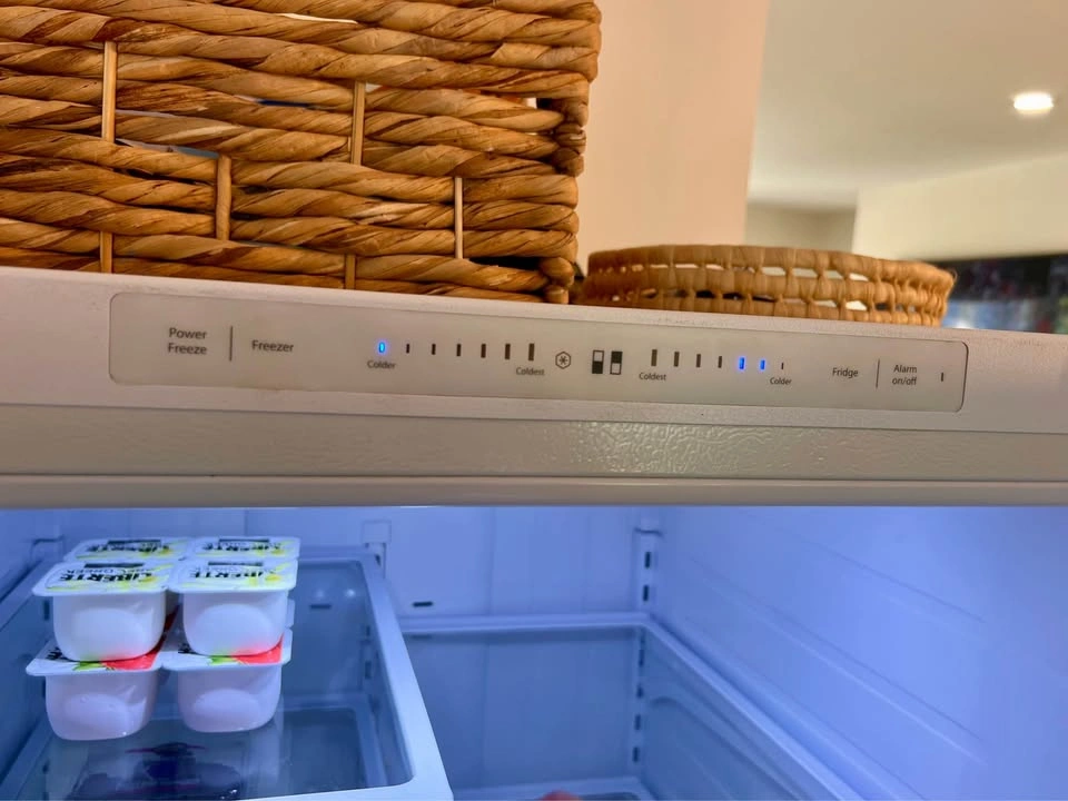 Samsung 30” Bottom-Freezer Fridge, 21.6 cu. ft., Fully Working - photo 4