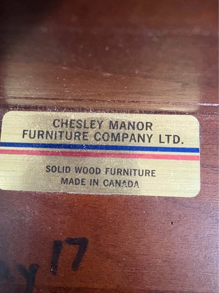 Cherry wood accent table - photo 4
